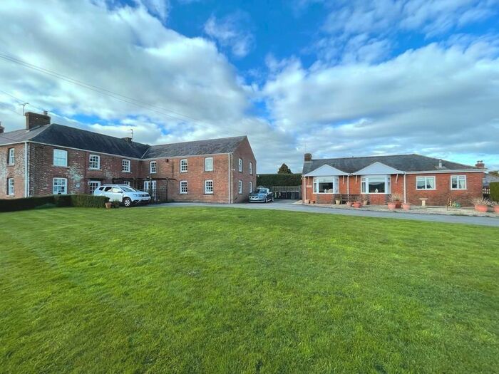 7 Bedroom Semi-Detached House For Sale In High Street, Chapmanslade, Frome, BA13