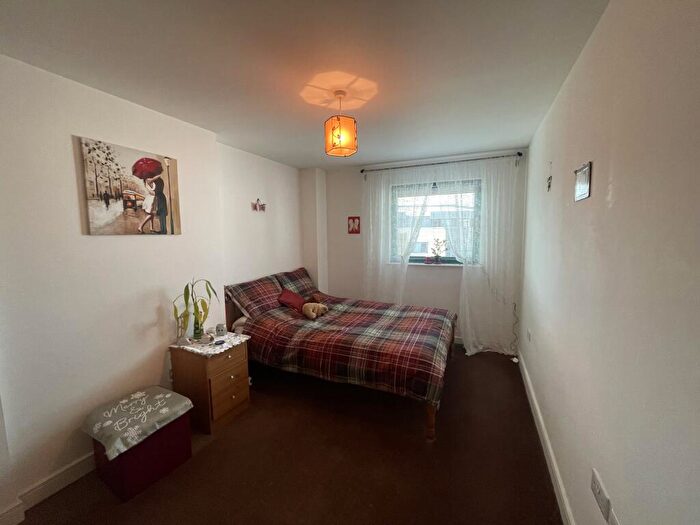 1 Bedroom Flat To Rent In Ocean Crescent, City Centre, PL1