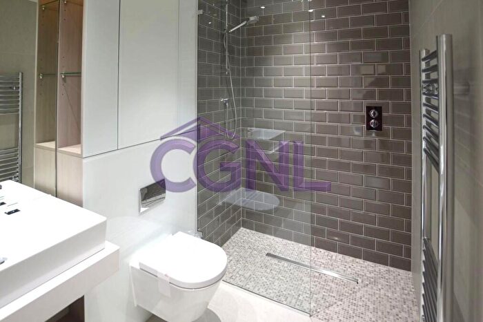 2 Bedroom Flat To Rent In Skyline Apartments, Devan Grove, London, N4