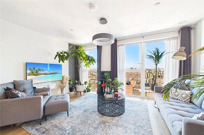 2 Bedroom Penthouse For Sale In Paynter House, Shipbuilding Way, London, E13