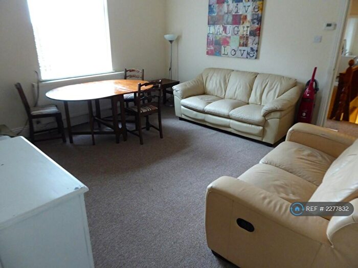 5 Bedroom Flat To Rent In Lancaster Avenue, Newcastle, ST5