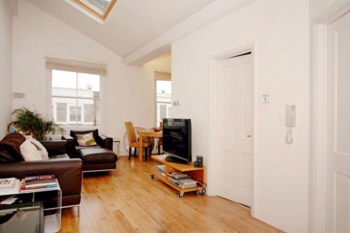 2 Bedroom Flat To Rent In Westbourne Park Road, London, W11