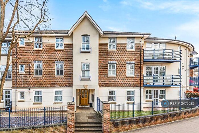 1 Bedroom Flat To Rent In Lower Kings Road, Kingston Upon Thames, KT2