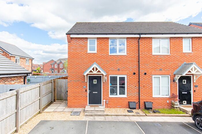 3 Bedroom Semi-Detached House For Sale In Atlantean Drive, Leyland, PR25