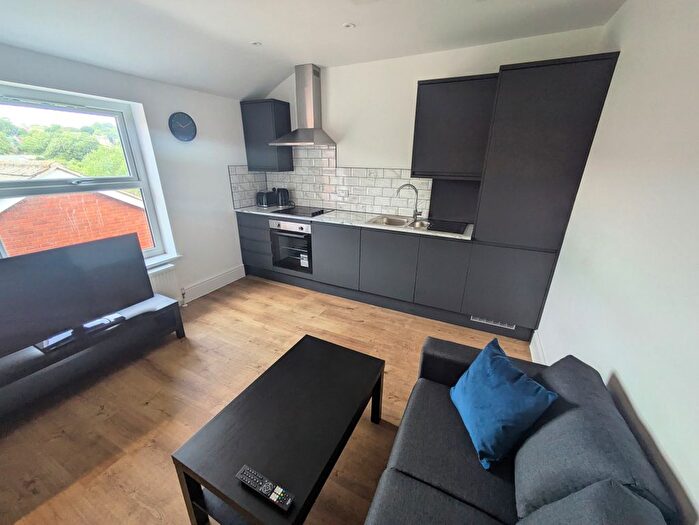 2 Bedroom Flat To Rent In Mount Pleasant Road, Exeter, EX4