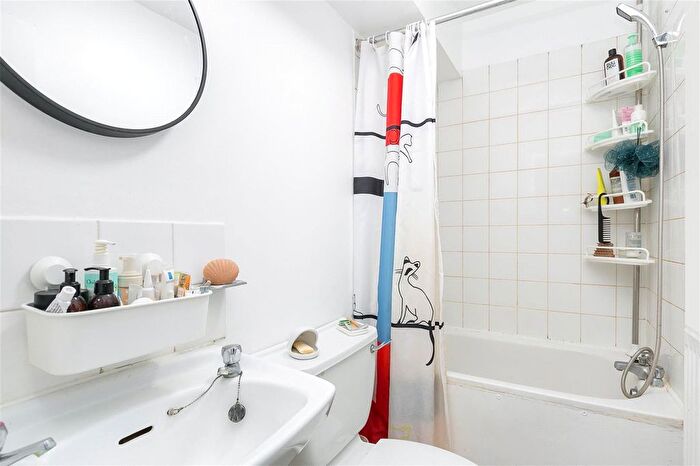 1 Bedroom Flat To Rent In Streatham High Road, London, SW16
