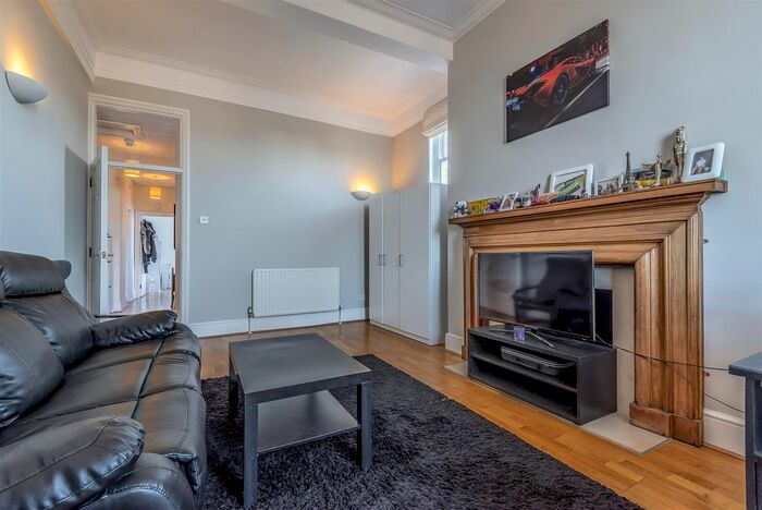 2 Bedroom Flat To Rent In Upper Richmond Road West, East Sheen, SW14