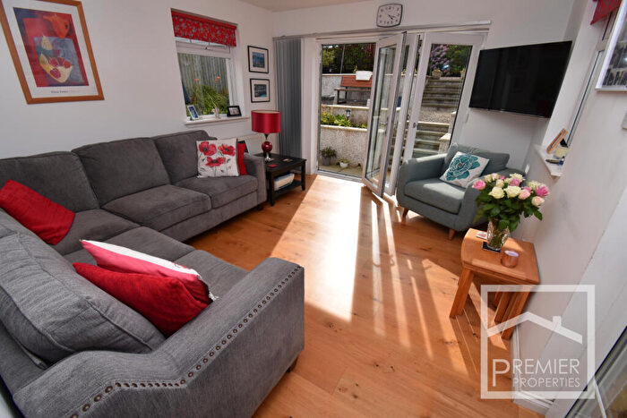 2 Bedroom Detached Bungalow For Sale In Clydeview Road, Bothwell, G71