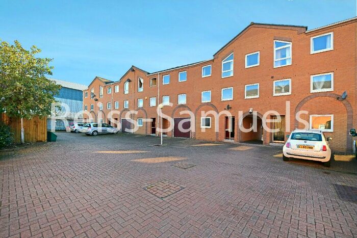 7 Bedroom Town House To Rent In Cyclops Mews, Canary Wharf, London, E14