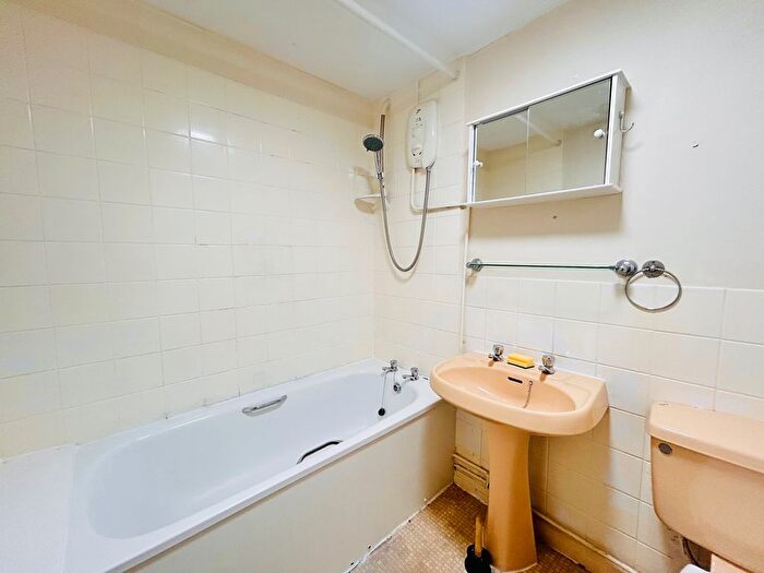 1 Bedroom Flat To Rent In Charlotte Street, Brighton, BN2