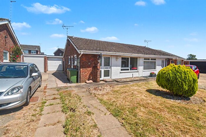 2 Bedroom Semi-Detached Bungalow For Sale In Finch Hatton Drive, Gretton, NN17