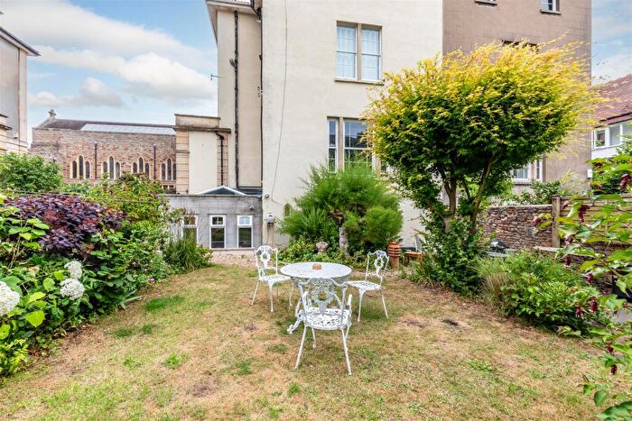 2 Bedroom Flat For Sale In Redland Park, Redland, Bristol, BS6