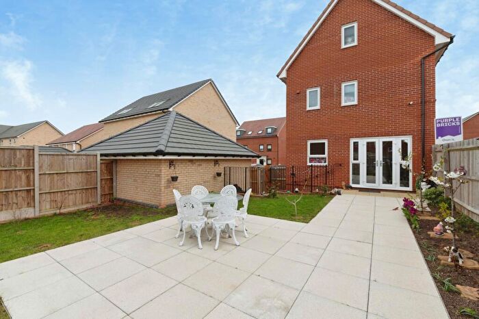 4 Bedroom Detached House For Sale In Eveleigh Gardens, Hullbridge, Hockley, Essex, SS5