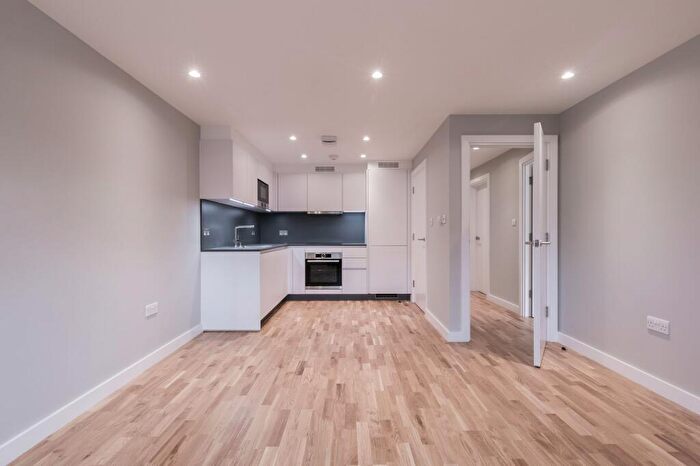 2 Bedroom Flat To Rent In Creighton House, N2