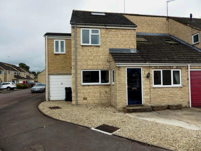 5 Bedroom Semi-Detached House To Rent In Student Property - Rose Way, Cirencester, GL7