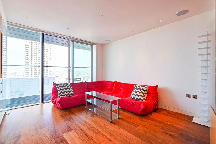 1 Bedroom Flat To Rent In The Heron, City, London, EC2Y