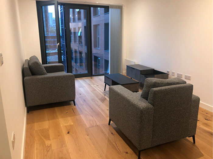 2 Bedroom Apartment To Rent In The Axium, Birmingham, B1
