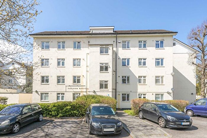 3 Bedroom Flat To Rent In Kingsnympton Park, Kingston Upon Thames, KT2