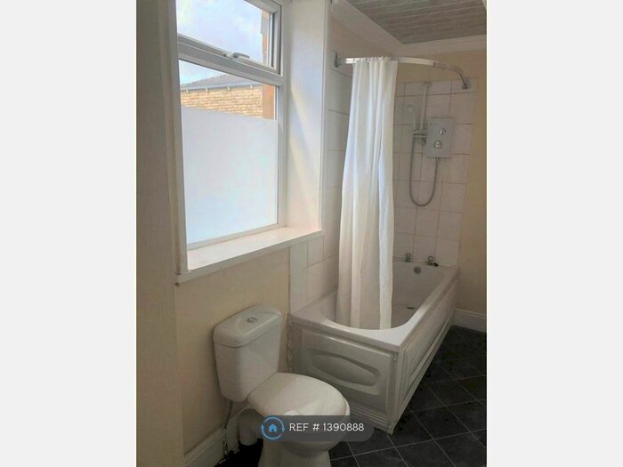 1 Bedroom Flat To Rent In Herbert Street, Burnley, BB11