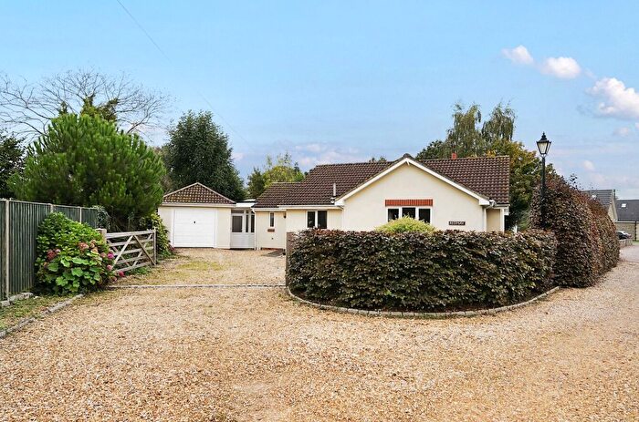3 Bedroom Bungalow For Sale In Wotton Road, Rangeworthy, South Gloucestershire, BS37