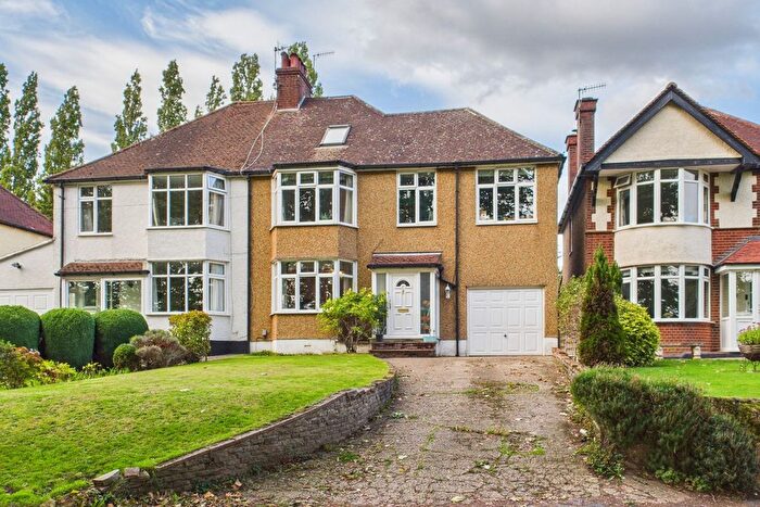 5 Bedroom Semi-Detached House For Sale In Chaulden Lane, Hemel Hempstead, HP1