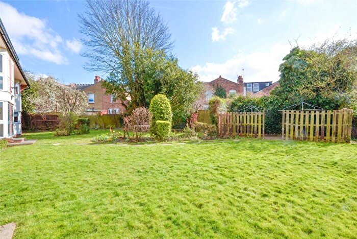 1 Bedroom Apartment For Sale In Mayflower Lodge, Wetherill Road, London, N10