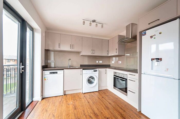 2 Bedroom Flat To Rent In Hirst Crescent, North Wembley, Wembley, HA9