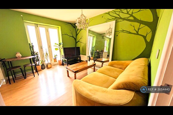 2 Bedroom Flat To Rent In Midland Mews, Bristol, BS2