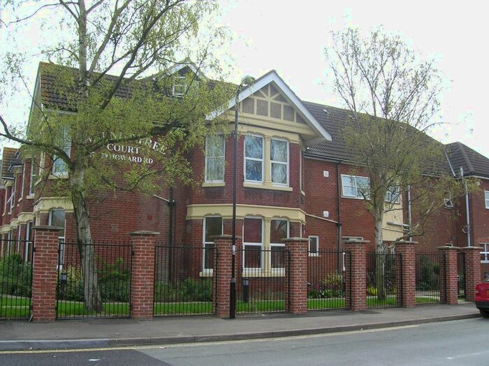 1 Bedroom Flat To Rent In Walnut Tree Court, Howard Road, Southampton, SO15