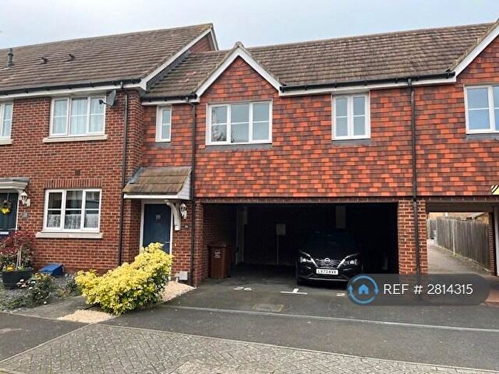 2 Bedroom Flat To Rent In Chancel Drive, Wainscott, Rochester, ME3