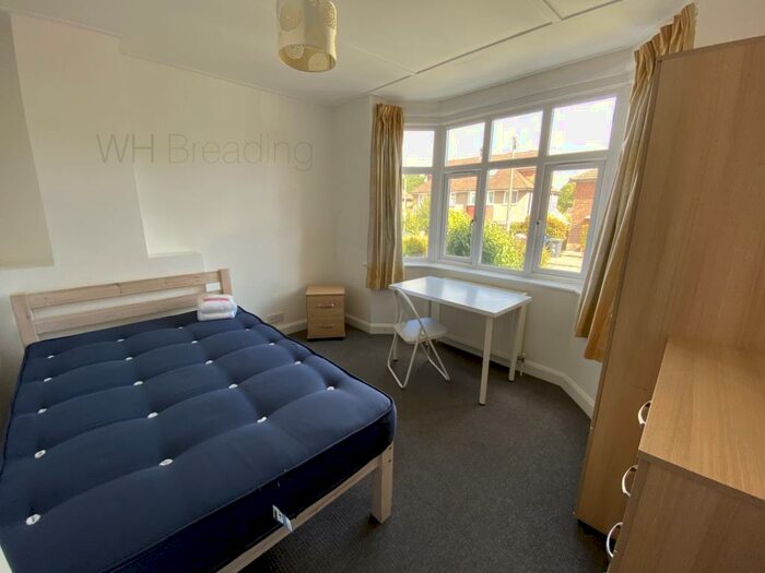 5 Bedroom House To Rent In Hillside Avenue, Canterbury, CT2