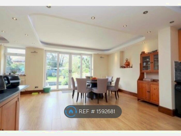 4 Bedroom Detached House To Rent In St Thomas Drive, Harrow, HA5