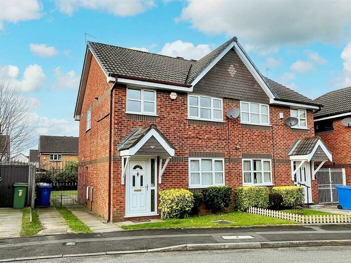3 Bedroom Semi-Detached House To Rent In Warslow Drive, Sale, M33