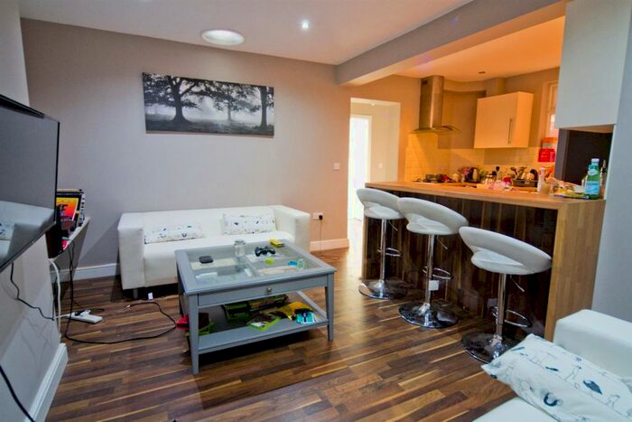 6 Bedroom Semi-Detached House To Rent In **&#pppw Excluding Bills** Rolleston Drive, Lenton, - Uon, NG7