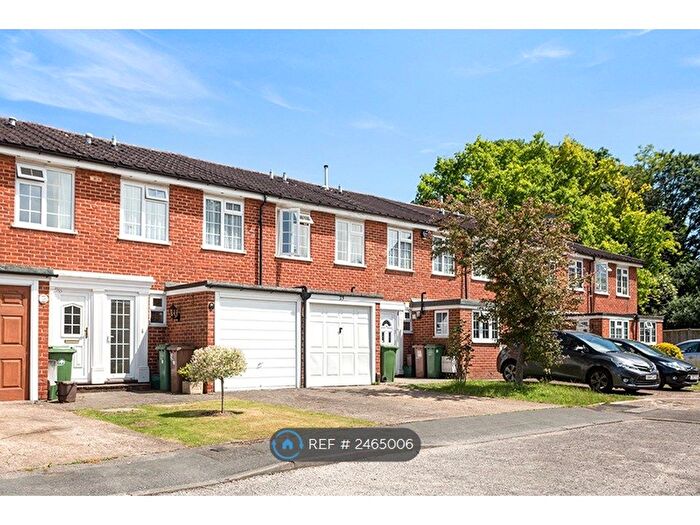 3 Bedroom Terraced House To Rent In Ferndownclose, Sutton, SM2
