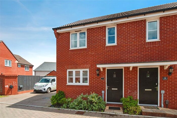 2 Bedroom Semi Detached House For Sale In Bridgeman Place, Exeter, Devon, EX1