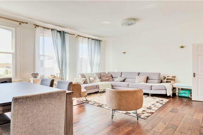 3 Bedroom Flat To Rent In Geary Road, London, NW10