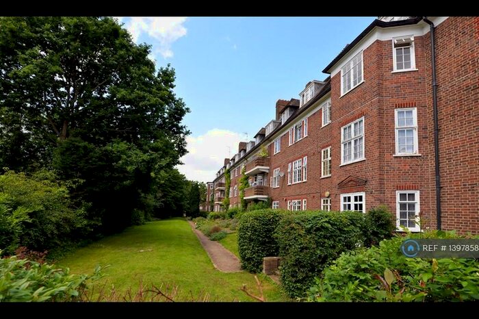 2 Bedroom Flat To Rent In Lyttelton Court, London, N2