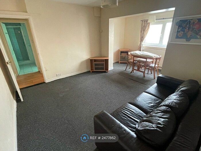 2 Bedroom End Of Terrace House To Rent In Elmina Road, Swindon, SN1