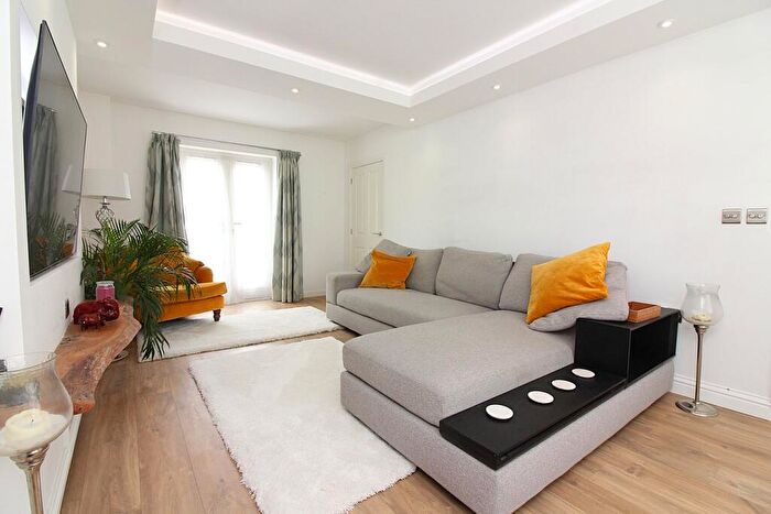 4 Bedroom Detached House For Sale In Burton Close, Fairfield, Hitchin, SG5