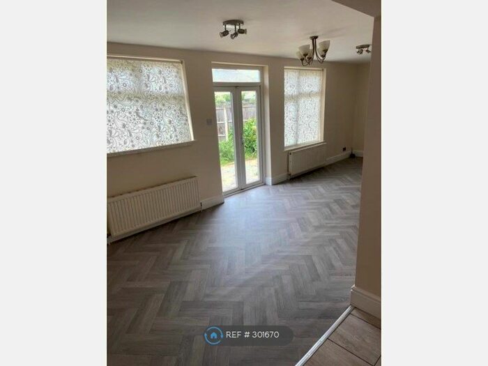 5 Bedroom End Of Terrace House To Rent In St Johns Road, Feltham, TW13