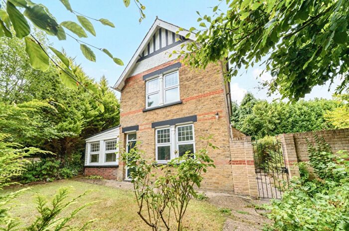 3 Bedroom Detached House For Sale In Boyces Hill, Newington, ME9