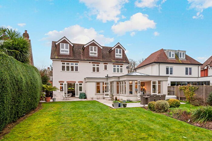 4 Bedroom Detached House For Sale In Charlton Avenue, Walton-on-Thames, KT12