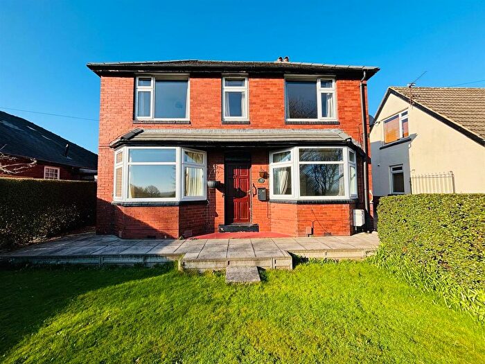 3 Bedroom Detached House For Sale In Green Hill Lane, Wortley, Leeds, LS12