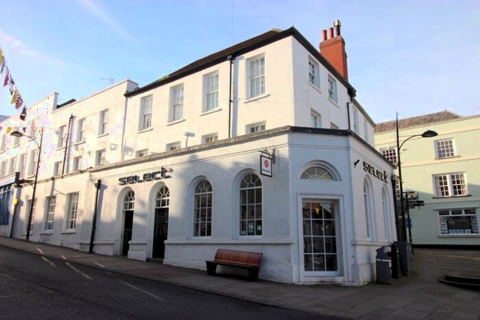 2 Bedroom Flat To Rent In Bank Street, Chepstow, NP16