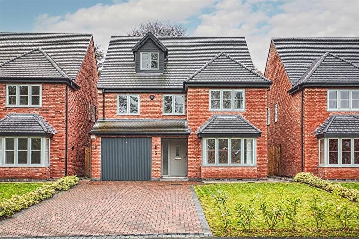 4 Bedroom Detached House For Sale In Old Hall Avenue, Littleover, Derby, DE23