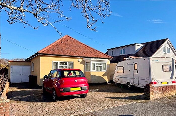 3 Bedroom Bungalow For Sale In Perth Road, Gosport, Hampshire, PO13