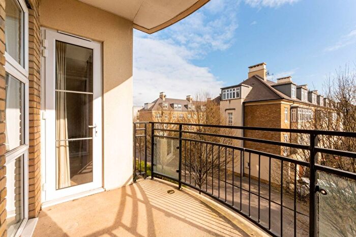 2 Bedroom Flat To Rent In Kew Riverside, Kew, Richmond, TW9