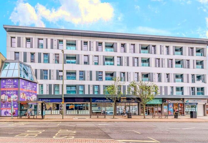 2 Bedroom Apartment To Rent In High Street, Redhill, RH1