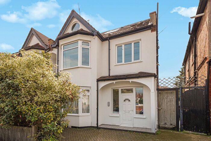 2 Bedroom Maisonette For Sale In Nibthwaite Road, Harrow, HA1